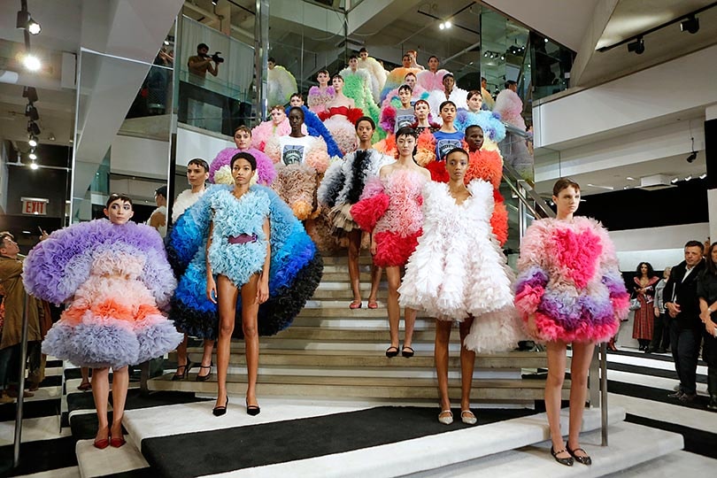 スナップショット: NYファッションウィークで最も噂されたデザイナー、トモ・コイズミ スナップショット: NYファッションウィークで最も噂されたデザイナー、トモ・コイズミ